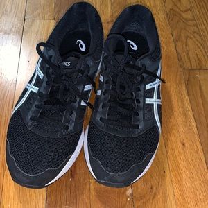 Men’s Black Asics Running Shoes